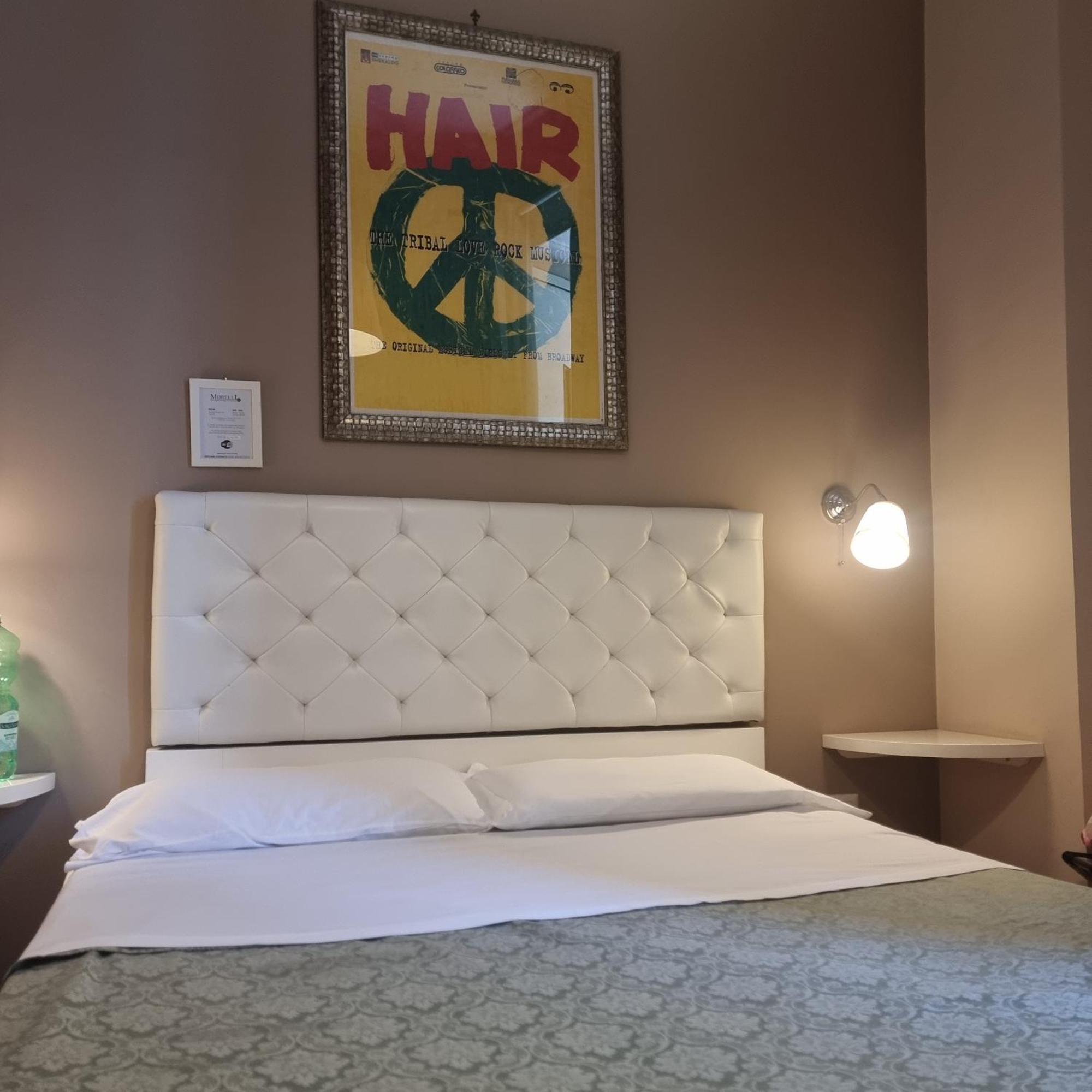 Bed Morelli 49 , Chiaia Napoli Bagian luar foto