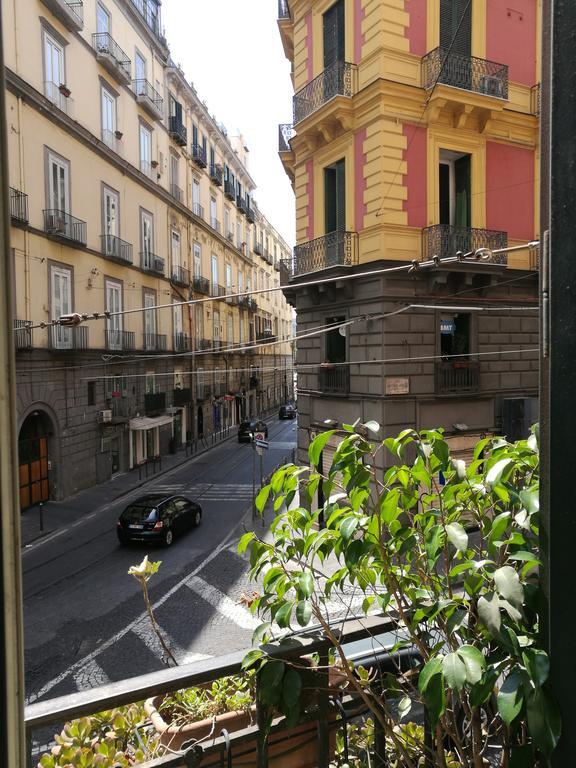 Bed Morelli 49 , Chiaia Napoli Bagian luar foto