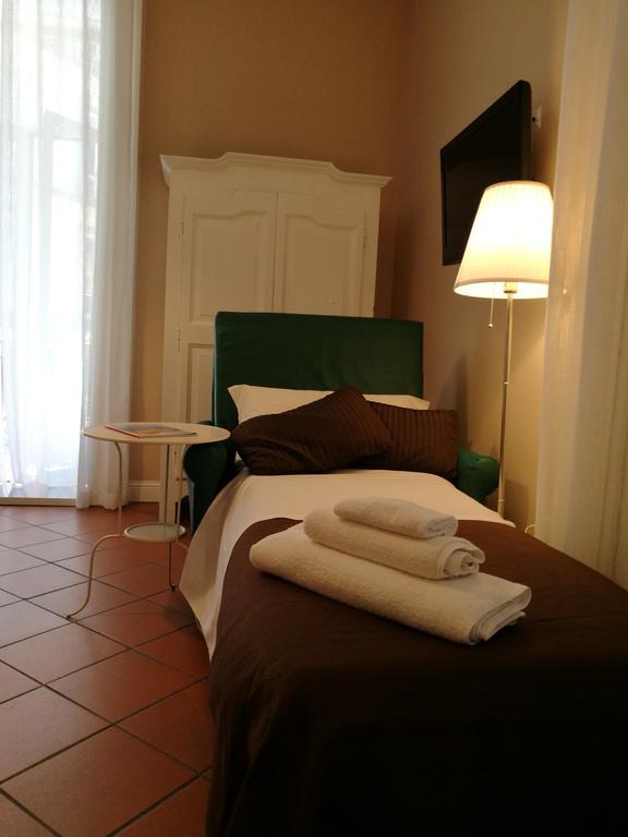 Bed Morelli 49 , Chiaia Napoli Bagian luar foto