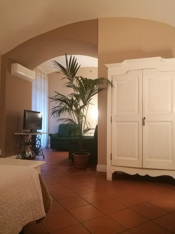 Bed Morelli 49 , Chiaia Napoli Bagian luar foto