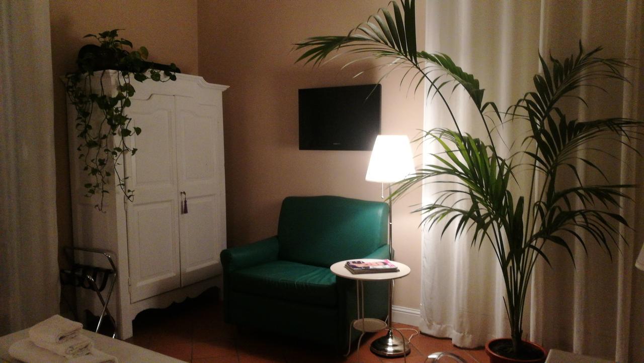 Bed Morelli 49 , Chiaia Napoli Bagian luar foto