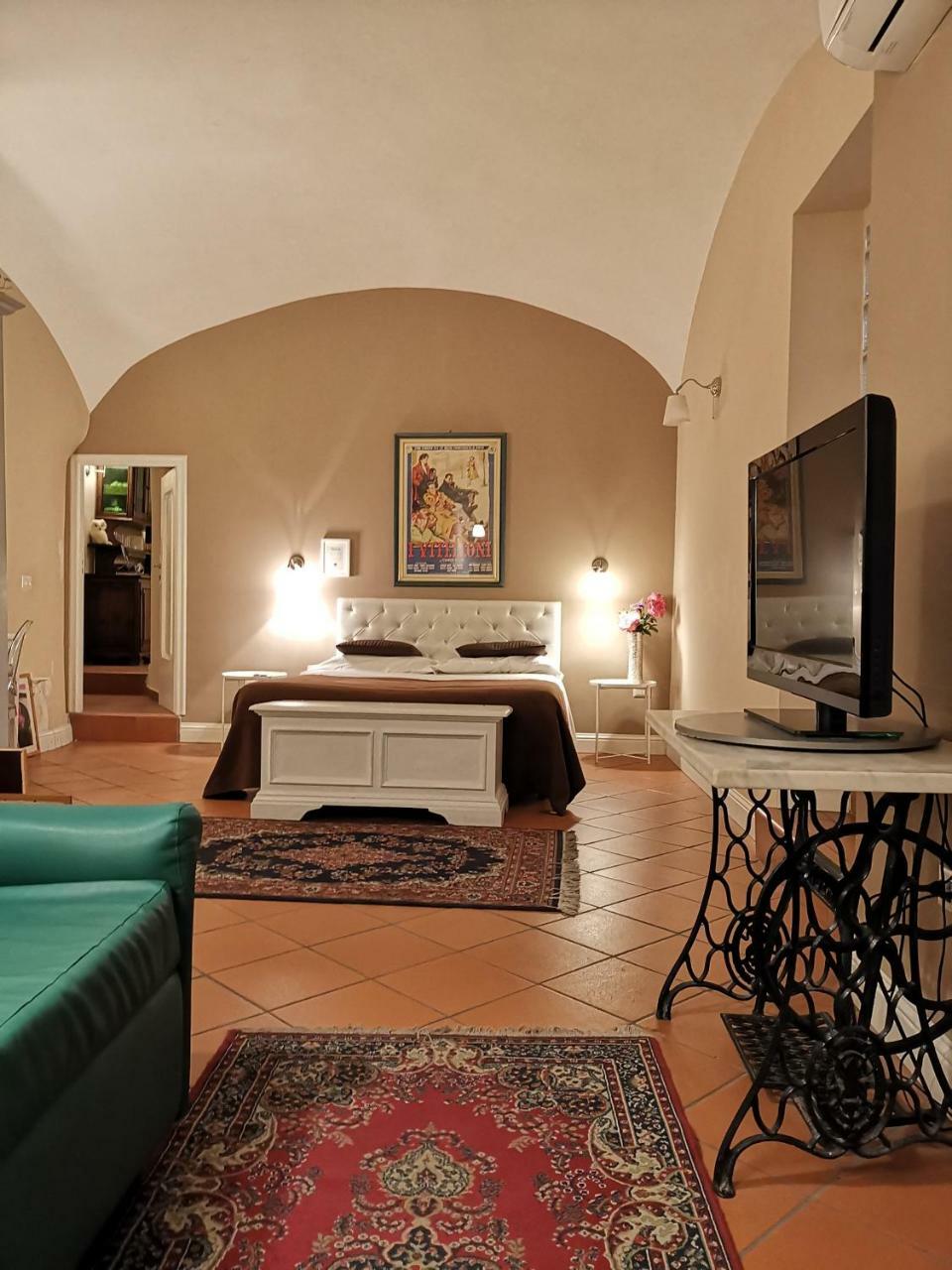 Bed Morelli 49 , Chiaia Napoli Bagian luar foto